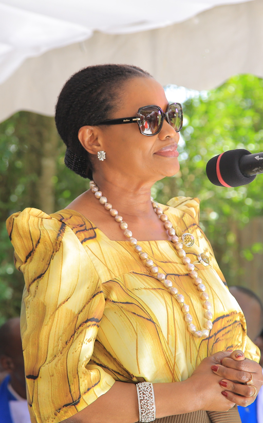 Maama Nnabagereka ng’ayogera eri abagenyi ku mukolo